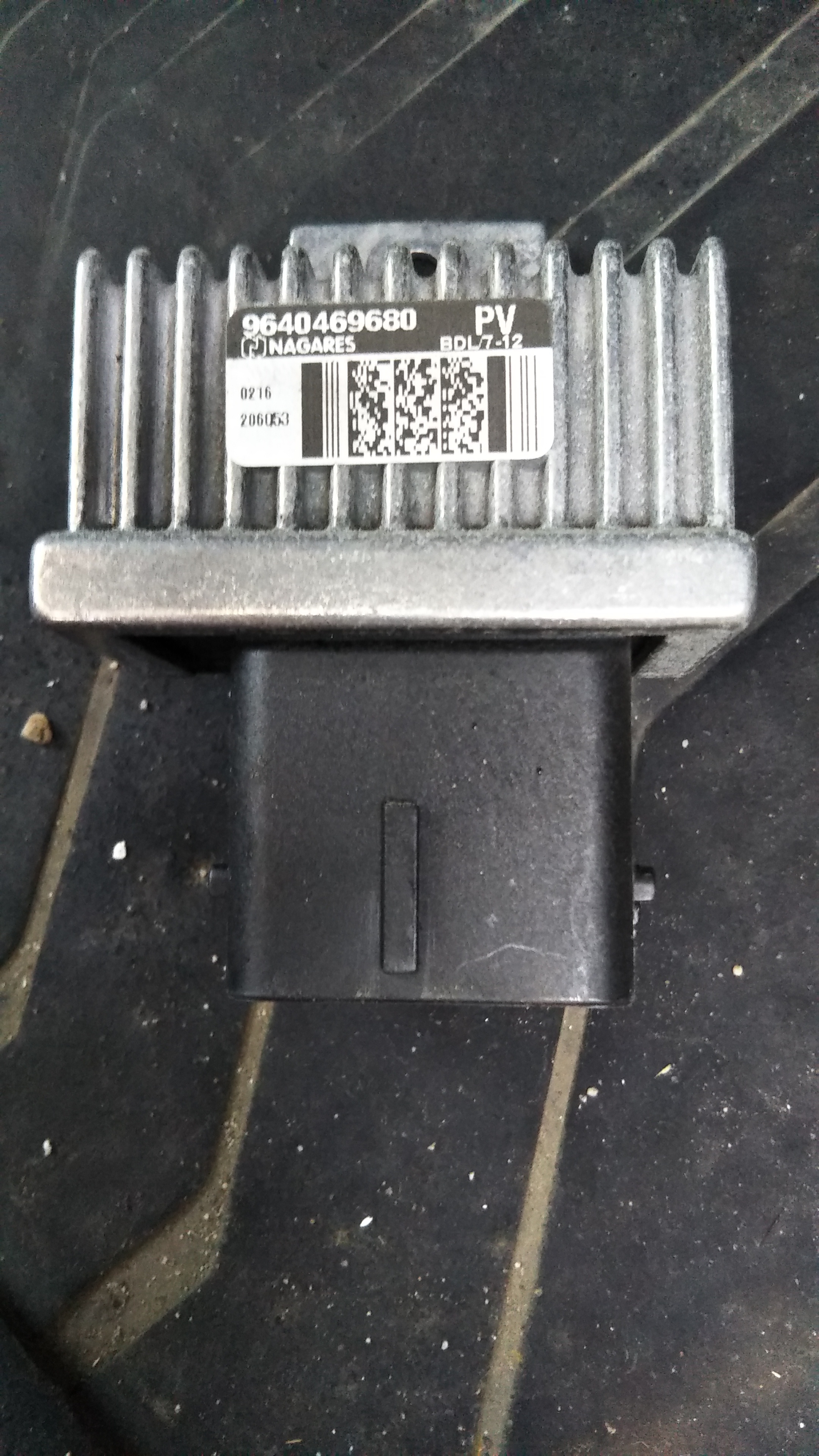 キャラバンE26 NV350 グローコントローラー交換 | 車とバイクの店 N GARAGE