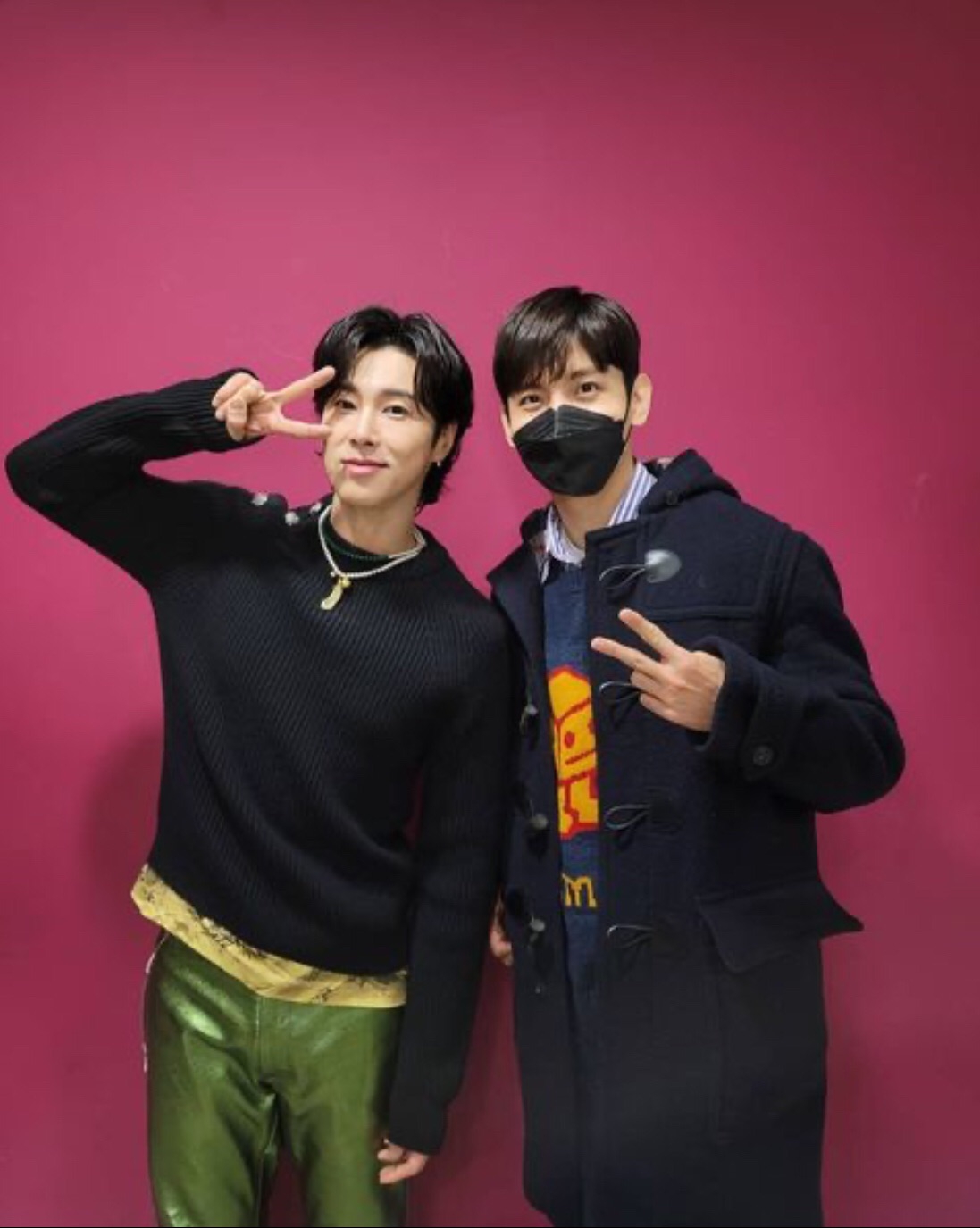 東方神起ユンホのソロ活動にチャンミンが応援訪問で認証ショット