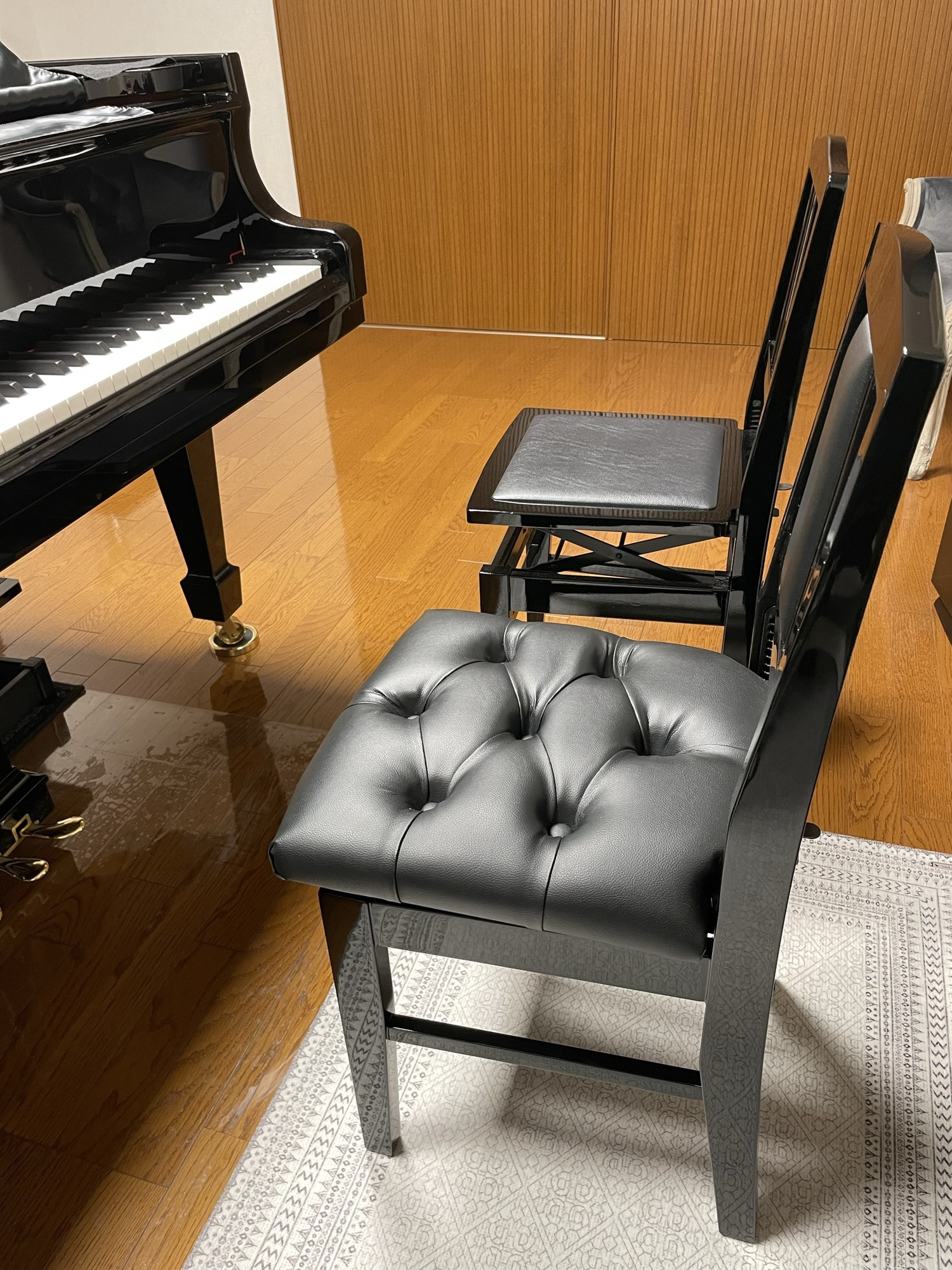 クッション座面トムソン椅子 | ピアノ教室Klavier♪ 高知市
