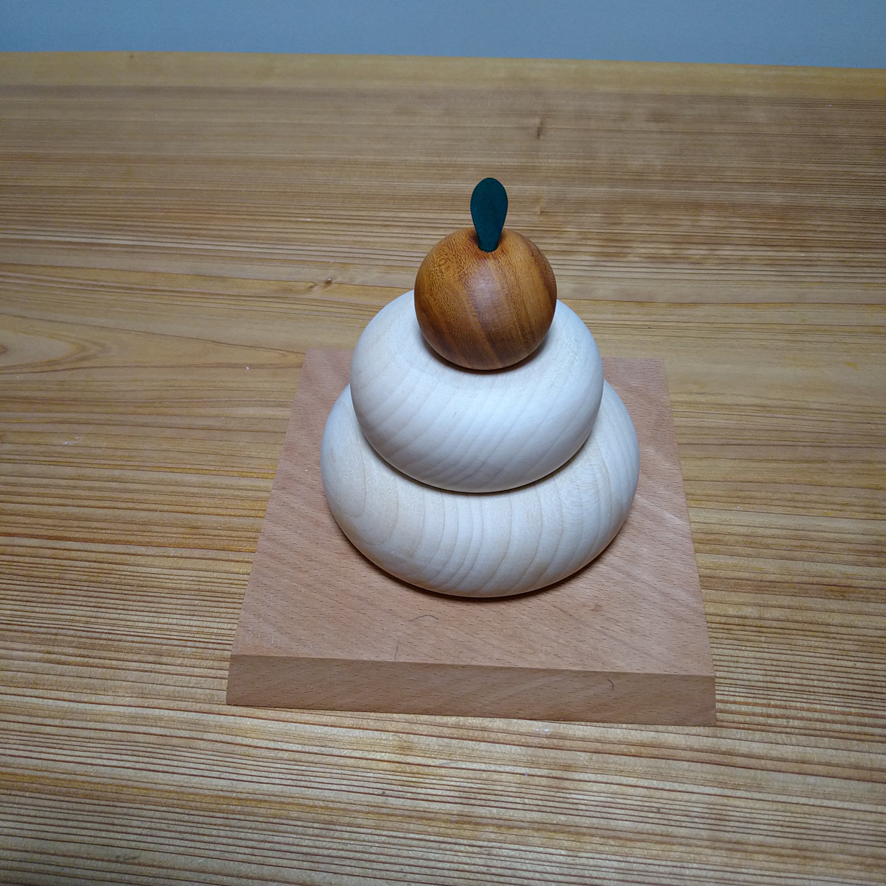 大きな木の鏡餅 | 北欧テイストな木のお店 リーベルクラフト Liber Craft