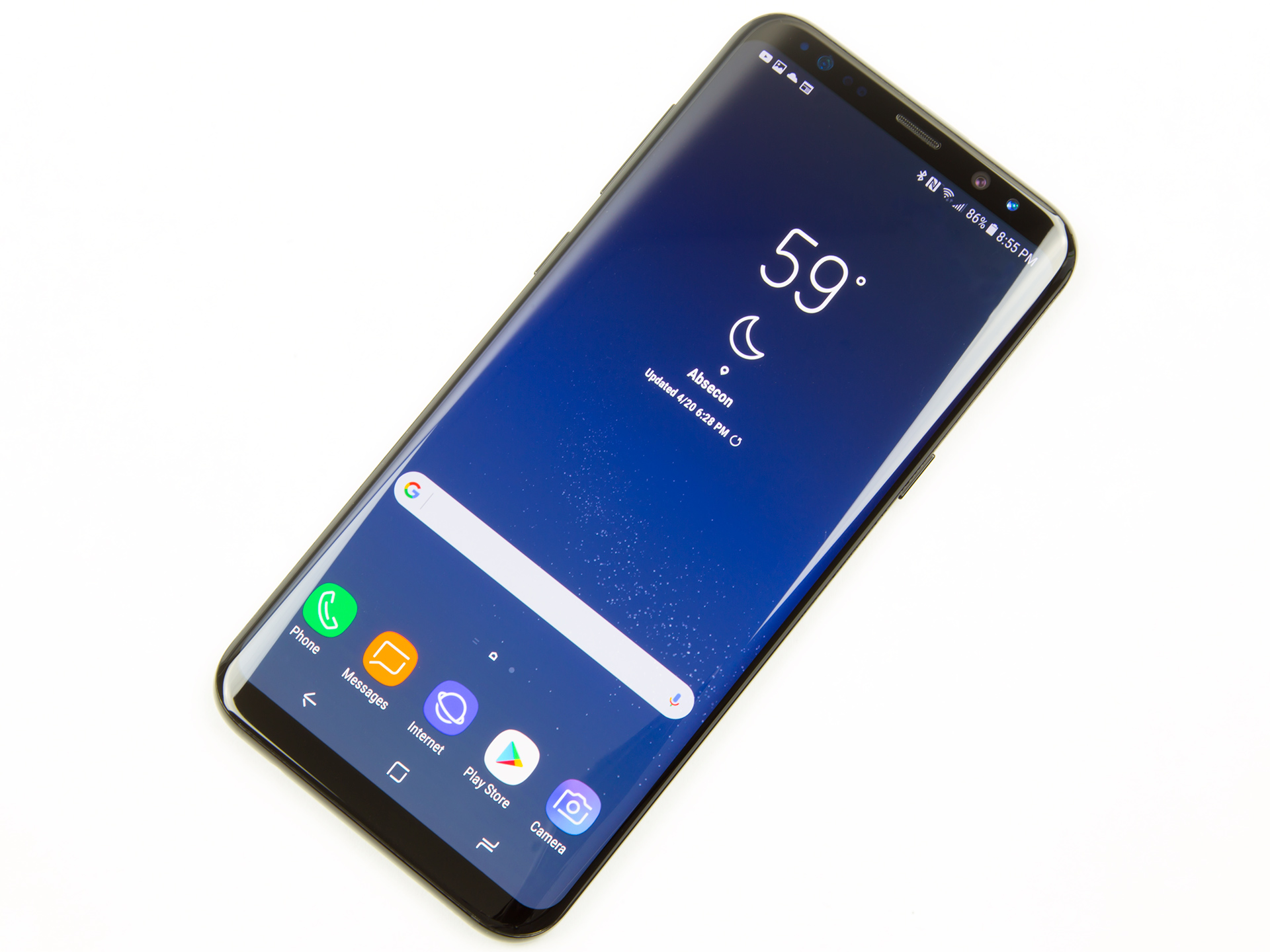Samsung updates the Galaxy S8 to a less-old version of Android