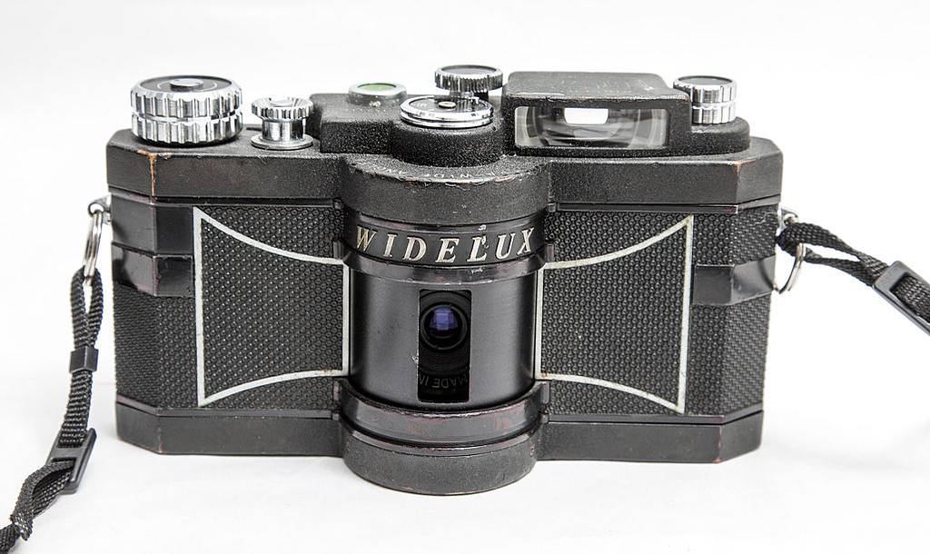 Lomopedia: Widelux F7 · Lomography