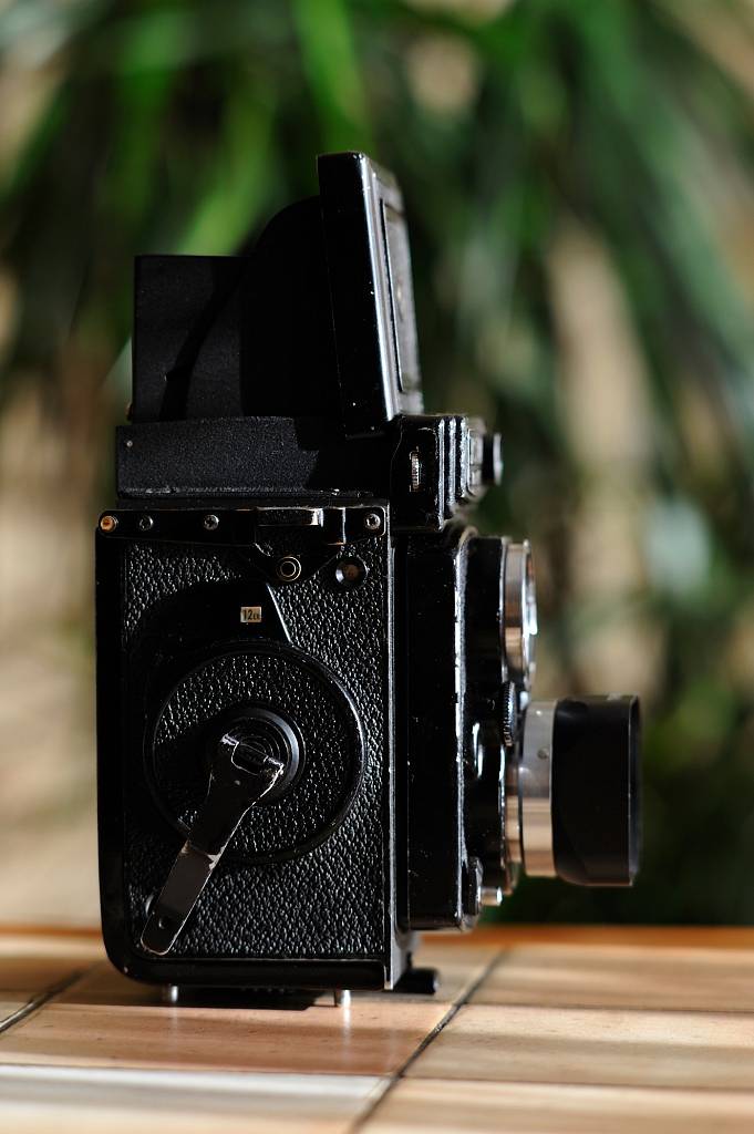 Yashica Mat 124G: A Twin-Lens Classic · Lomography
