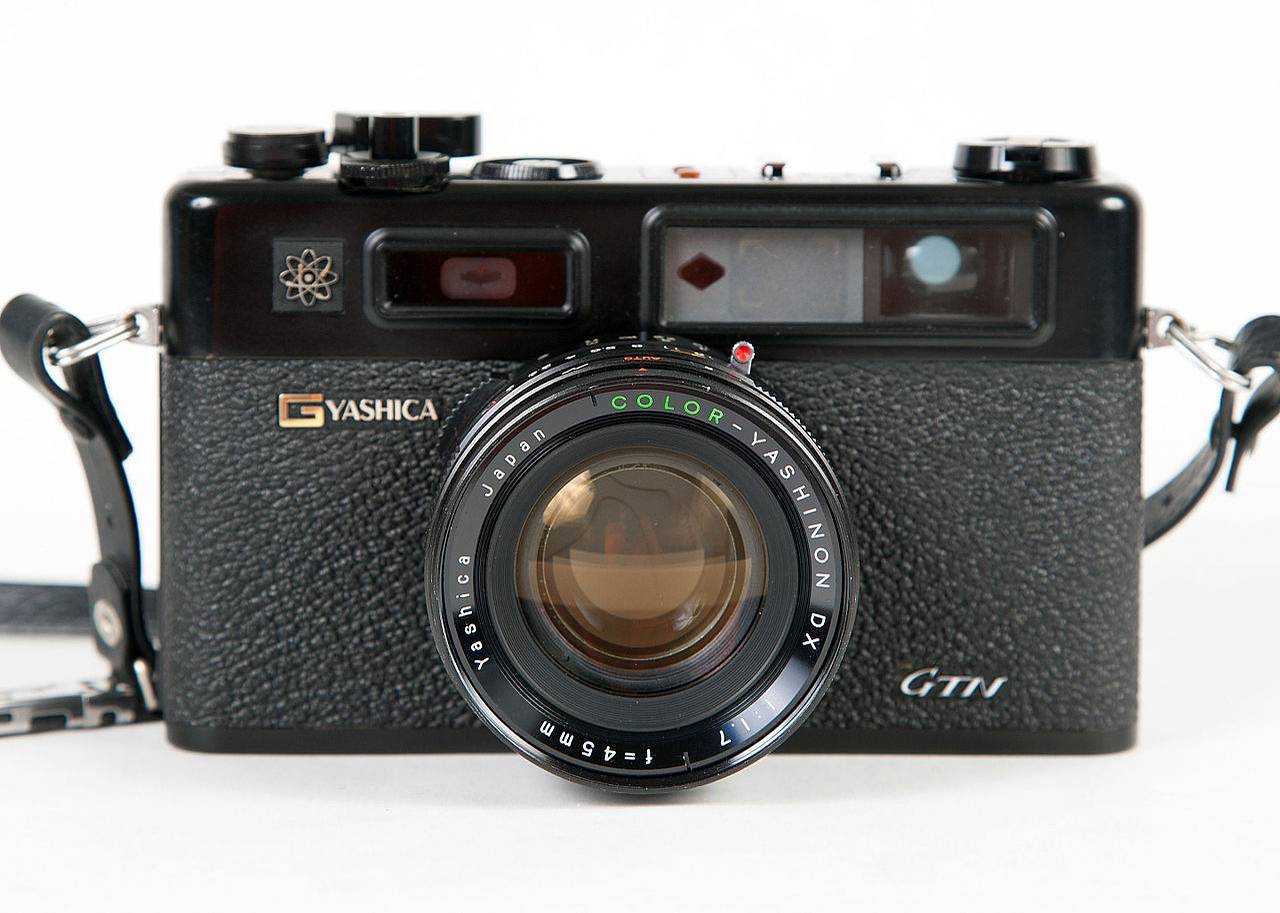 Lomopedia: Yashica Electro 35 Series · Lomography