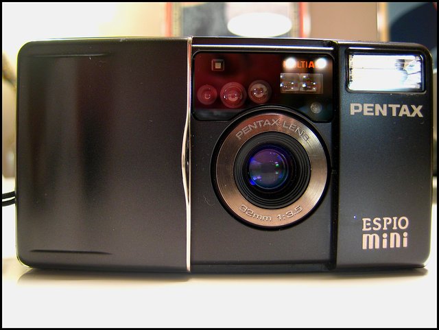 Lomopedia: Pentax Espio Mini · Lomography