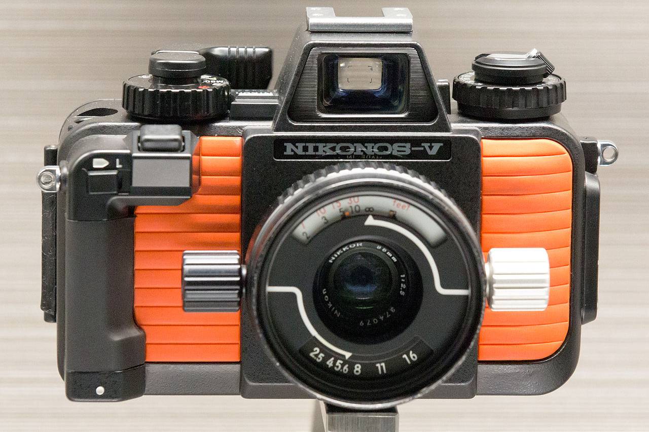Nikonos V – The Ultimate Amphibious Camera · Lomography