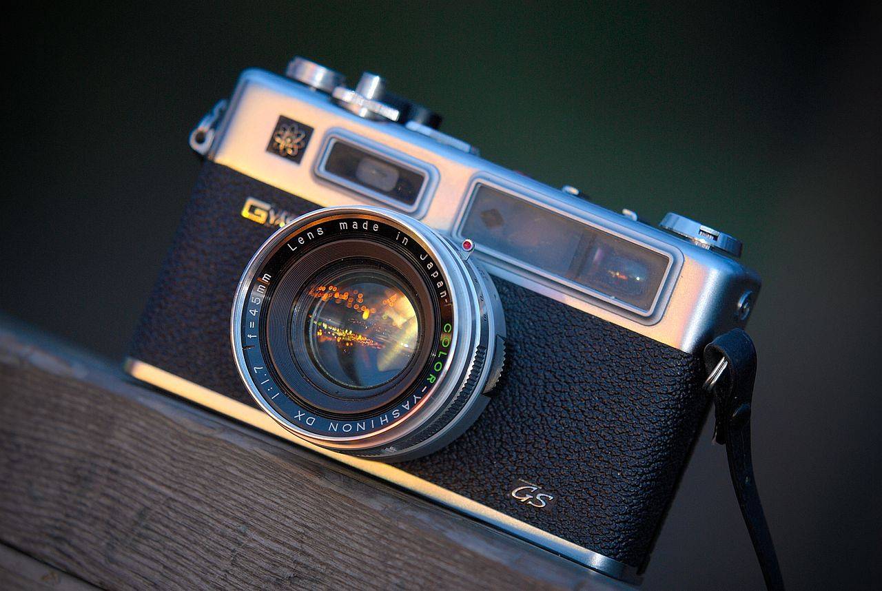 Lomopedia: Yashica Electro 35 Series · Lomography
