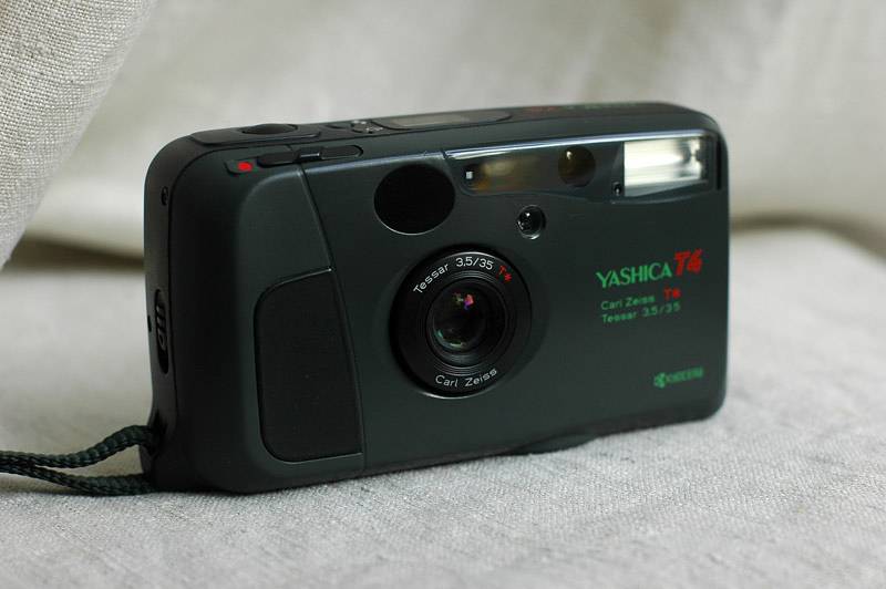 Lomopedia: Yashica T4 · Lomography