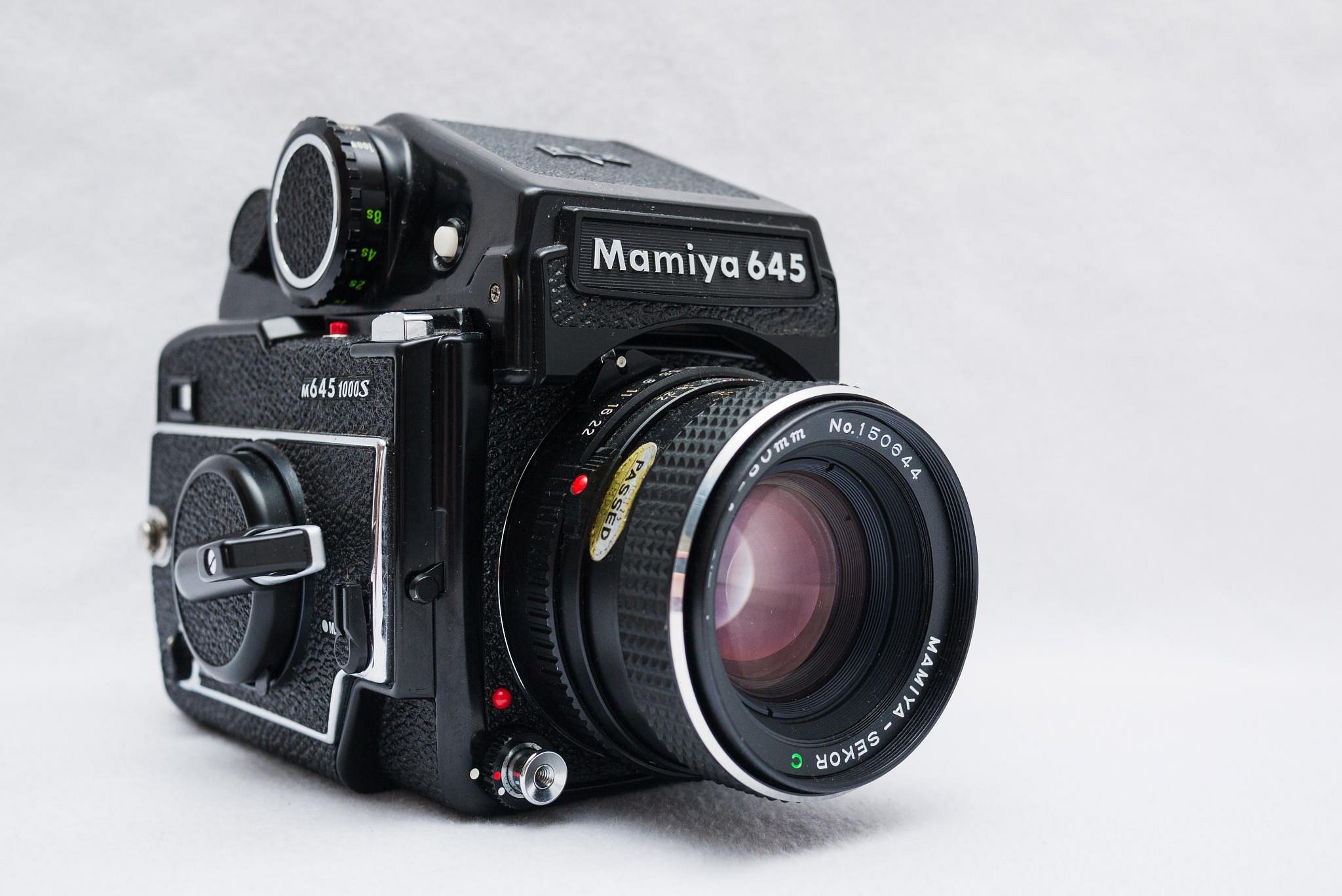 Lomopedia: Mamiya 645 1000s · Lomography