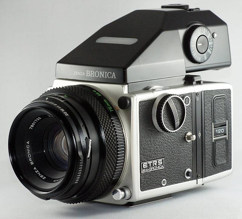Lomopedia: Zenza Bronica ETR-Si · Lomography