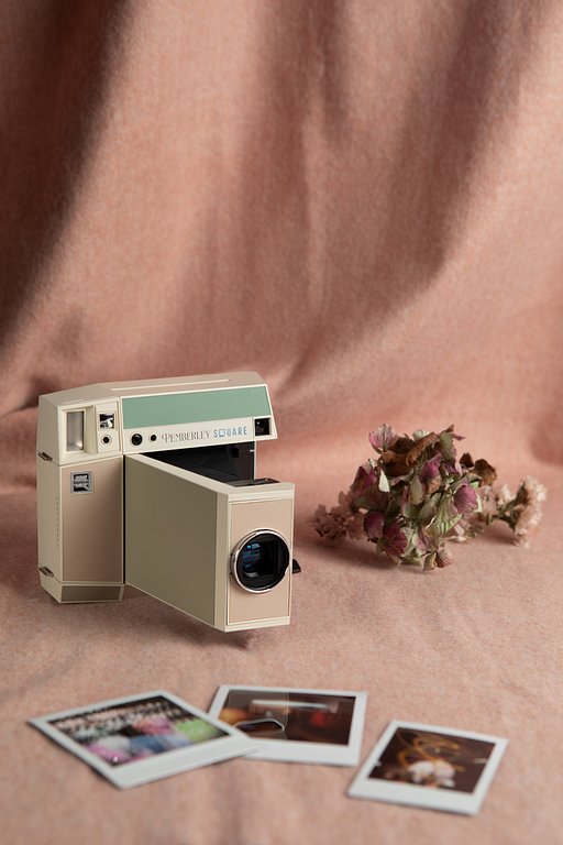 Lomopedia: Olympus Ecru · Lomography