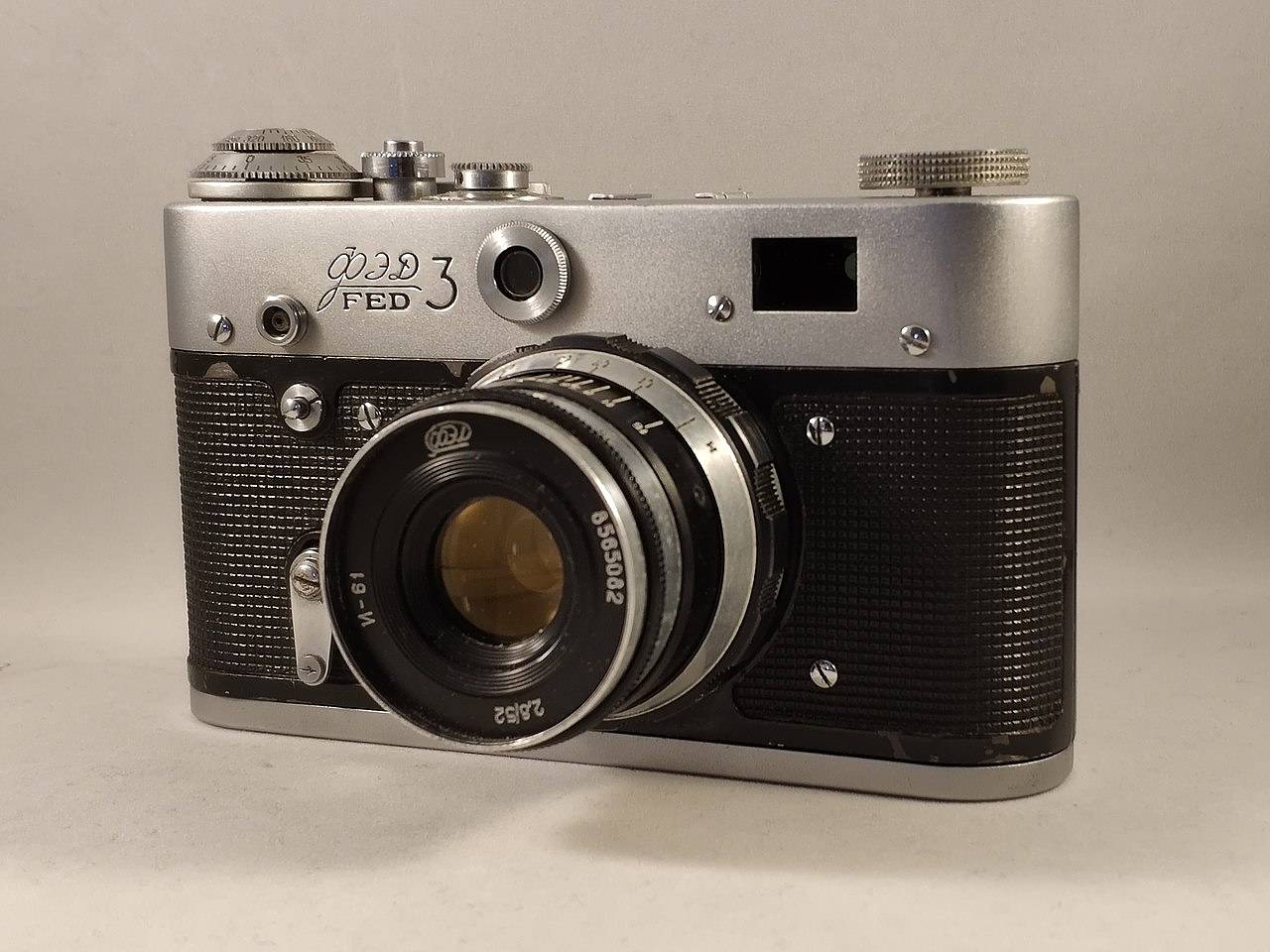 Using and Reviewing the Fed-3 · Lomography