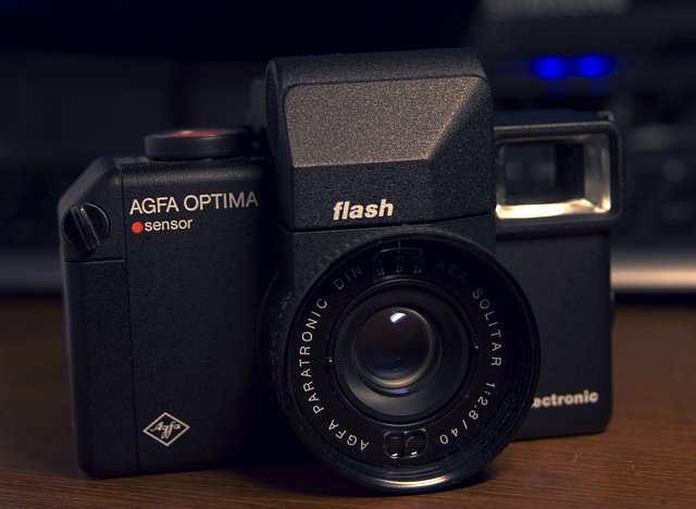 Agfa Optima Flash Electronic Sensor: Bulky Camera, Bulky · Lomography