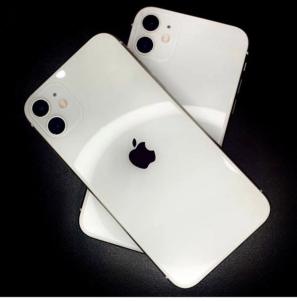 Apple Iphone 11 (Seminovo) 128gb de Armazenamento - Perfeito