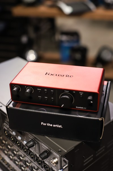 Focusrite Scarlett 2i2 4TH GEN - Qualidade Sonora Profissional