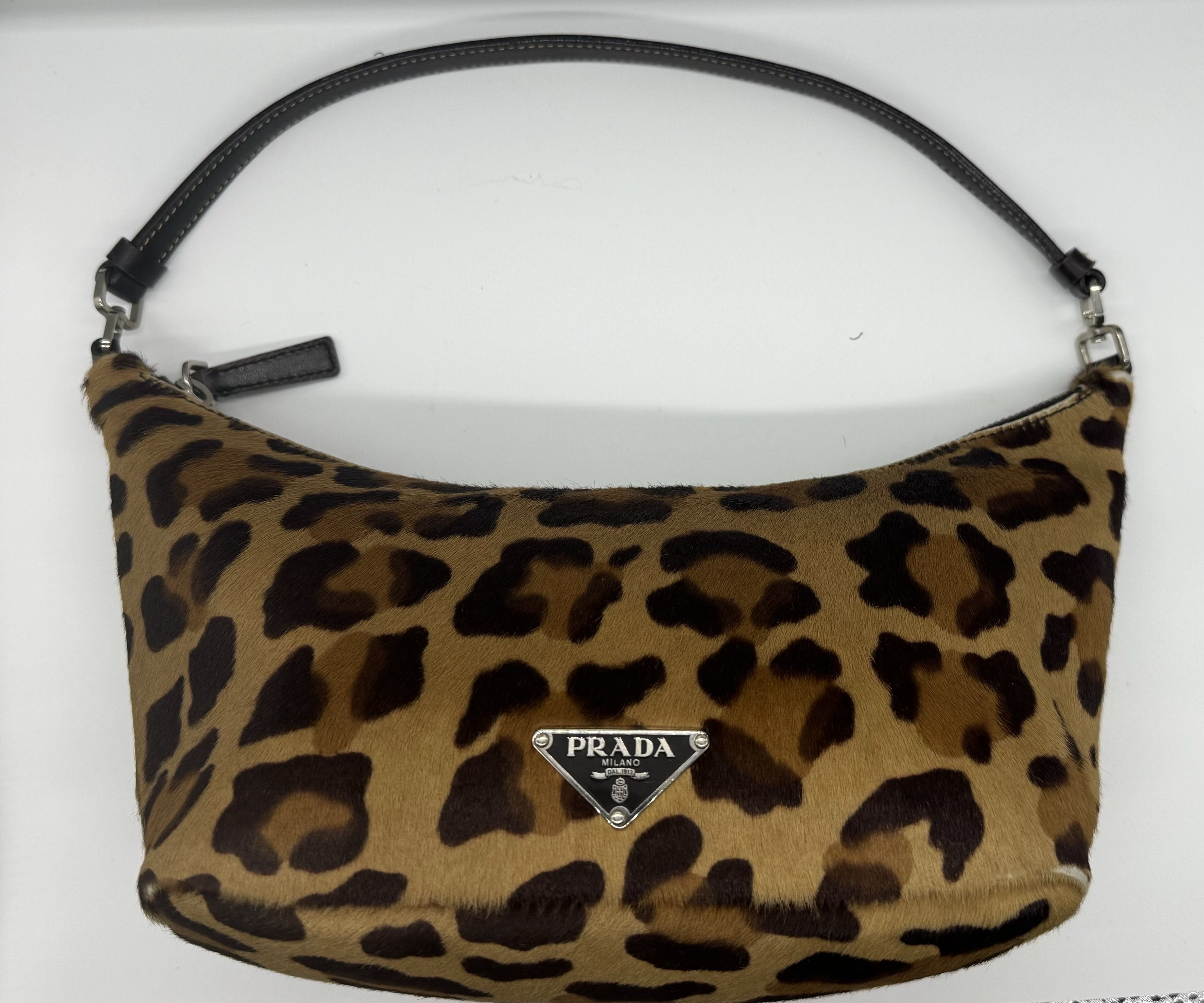 PRADAプラダ ハラコ レオパード柄ミニバッグお買取致しました