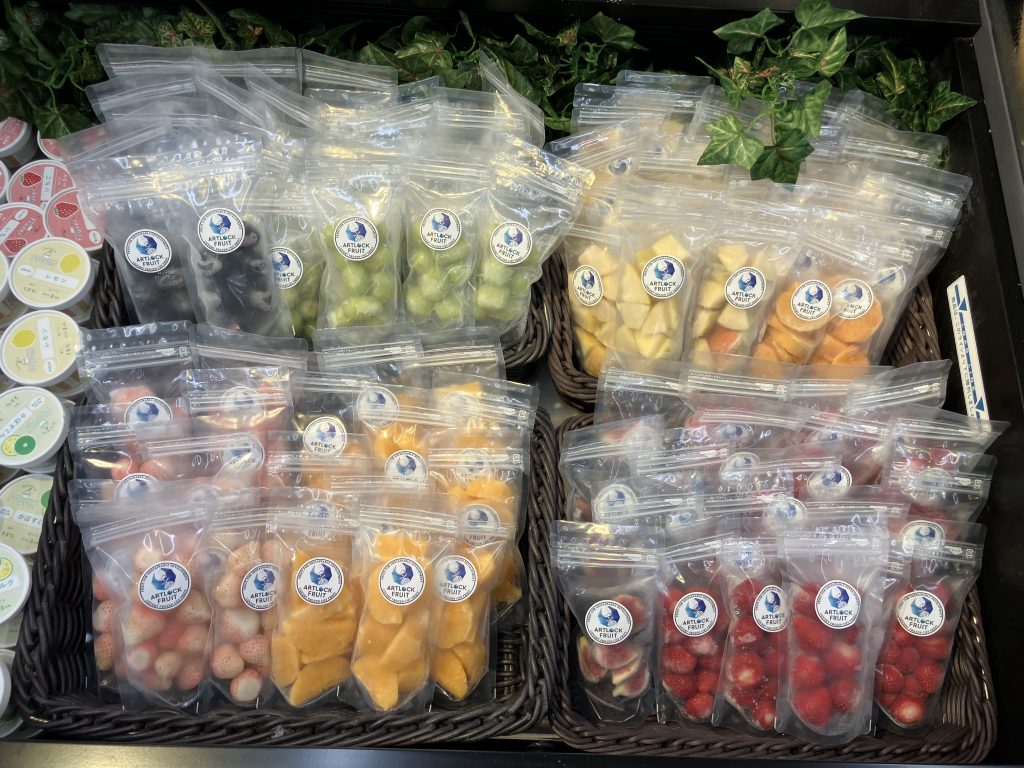 高品質冷凍フルーツ「アートロックフルーツ」がスーパーマーケット