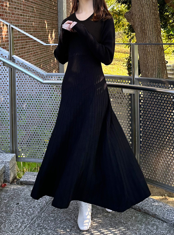 サムホール付きラウンドネックニットフレアワンピース[dr646a