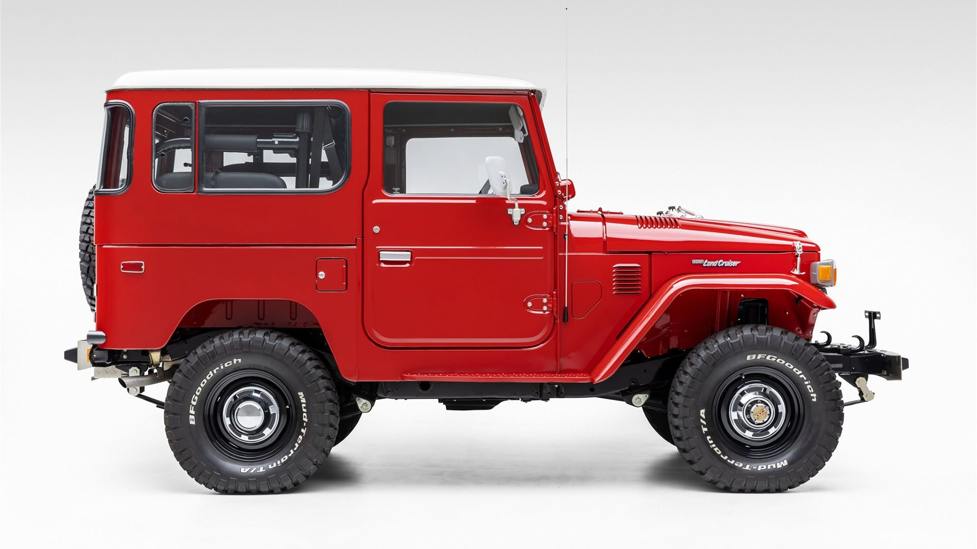 1982 Toyota Land Cruiser FJ40 | Monterey Jet Center 2023 | Broad