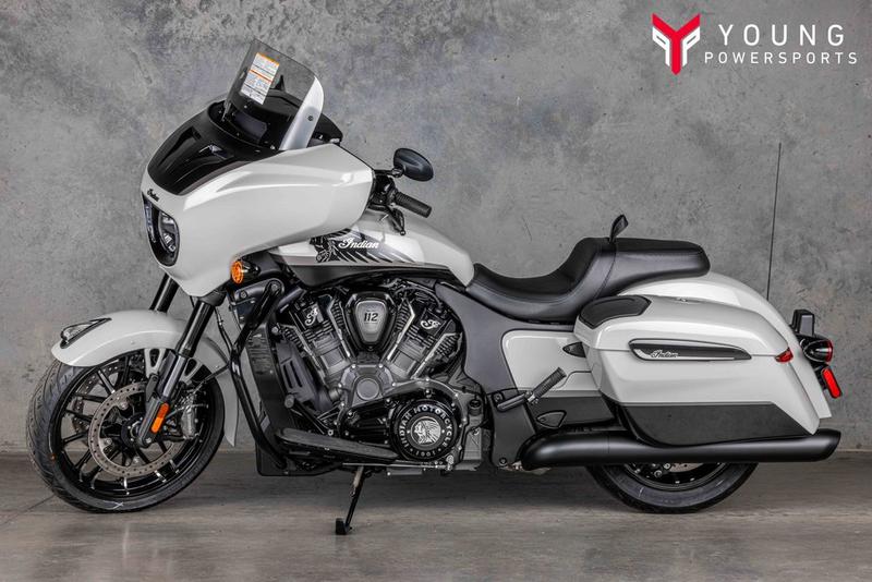 2026 Indian Motorcycle® Chieftain® PowerPlus Dark Horse® 112 w