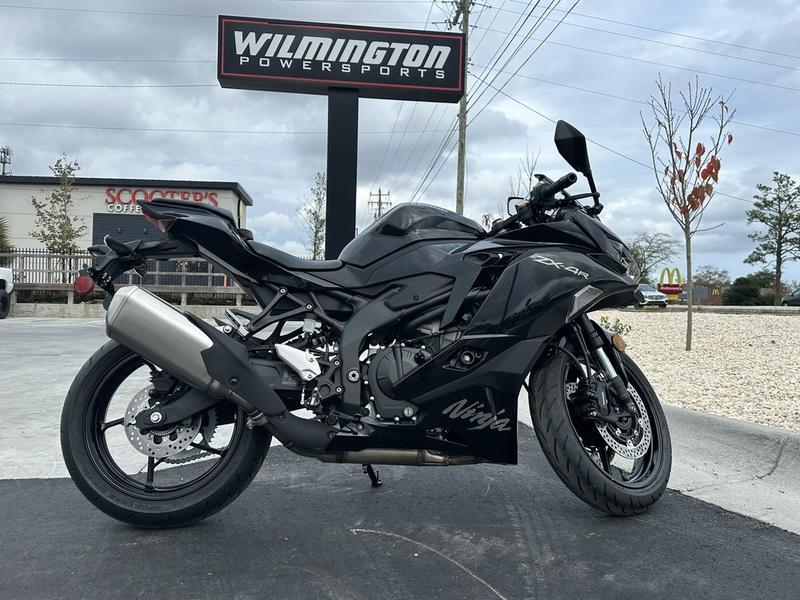 2025 Kawasaki NINJA® ZX™-4R ABS KA32792 | Wilmington Powersports