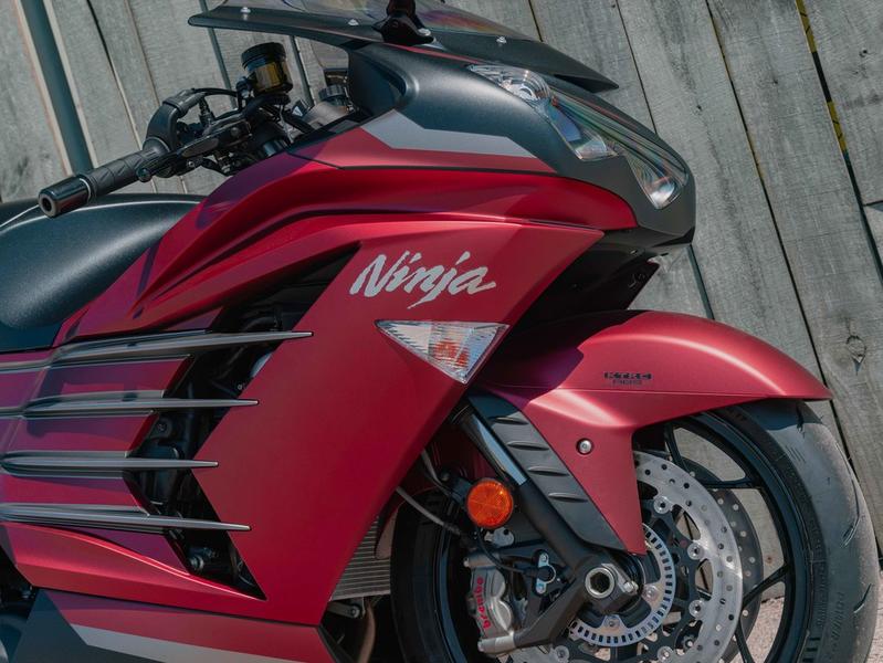 2025 Kawasaki Ninja® ZX™-14R ABS | Woods Cycle Country