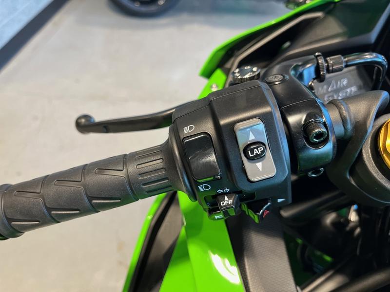 2026 Kawasaki Ninja® ZX™-4RR ABS | MotoMember