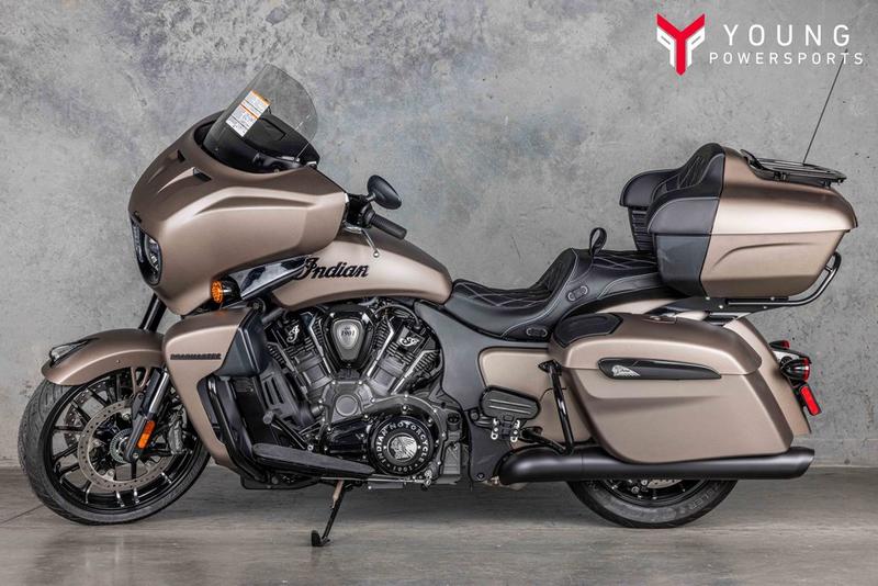 2025 Indian Motorcycle® Roadmaster® PowerPlus Dark Horse® w