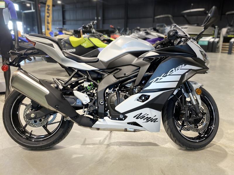 2025 Kawasaki Ninja ZX-4RR | FFUN Motorsports Saskatoon