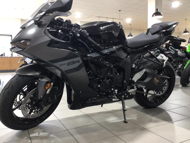 2026 Kawasaki Ninja® ZX™-6R ABS | Struthers Bros