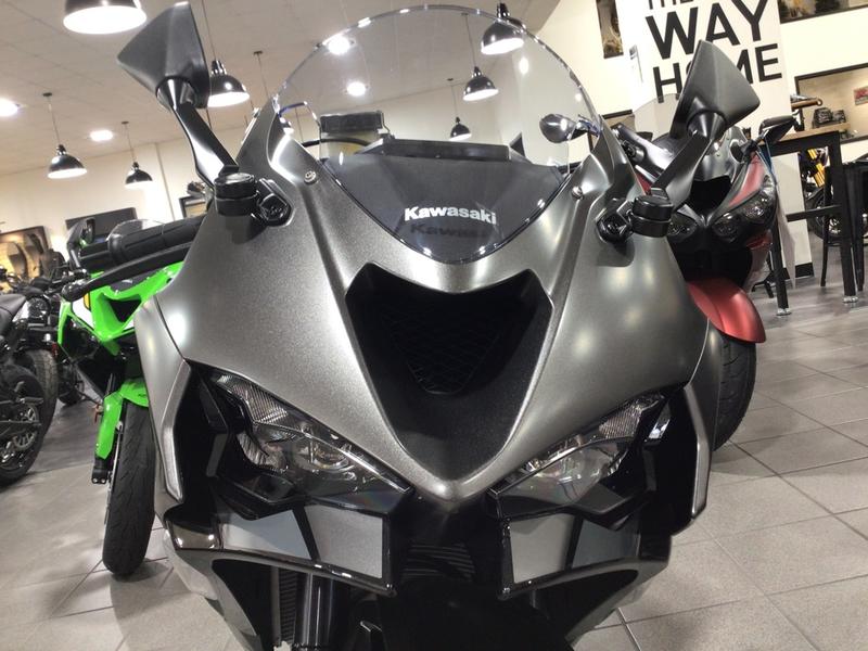 2026 Kawasaki Ninja® ZX™-6R ABS | Struthers Bros