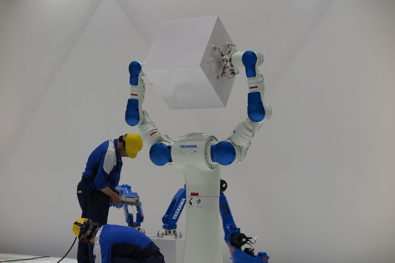 安川電機100周年式典での、テクノロジー×エンターテインメントへの挑戦