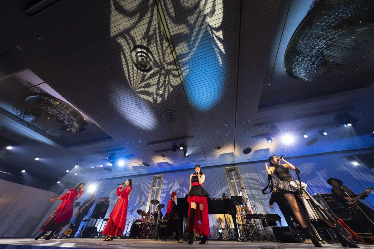 梶浦由記 / FictionJunction、初開催のディナーショーで、2026年の