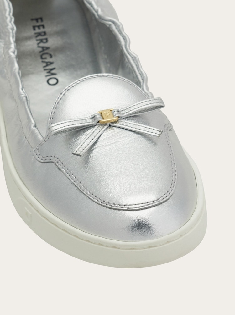 ミニ リボン スニーカー - ウィメンズ | Ferragamo