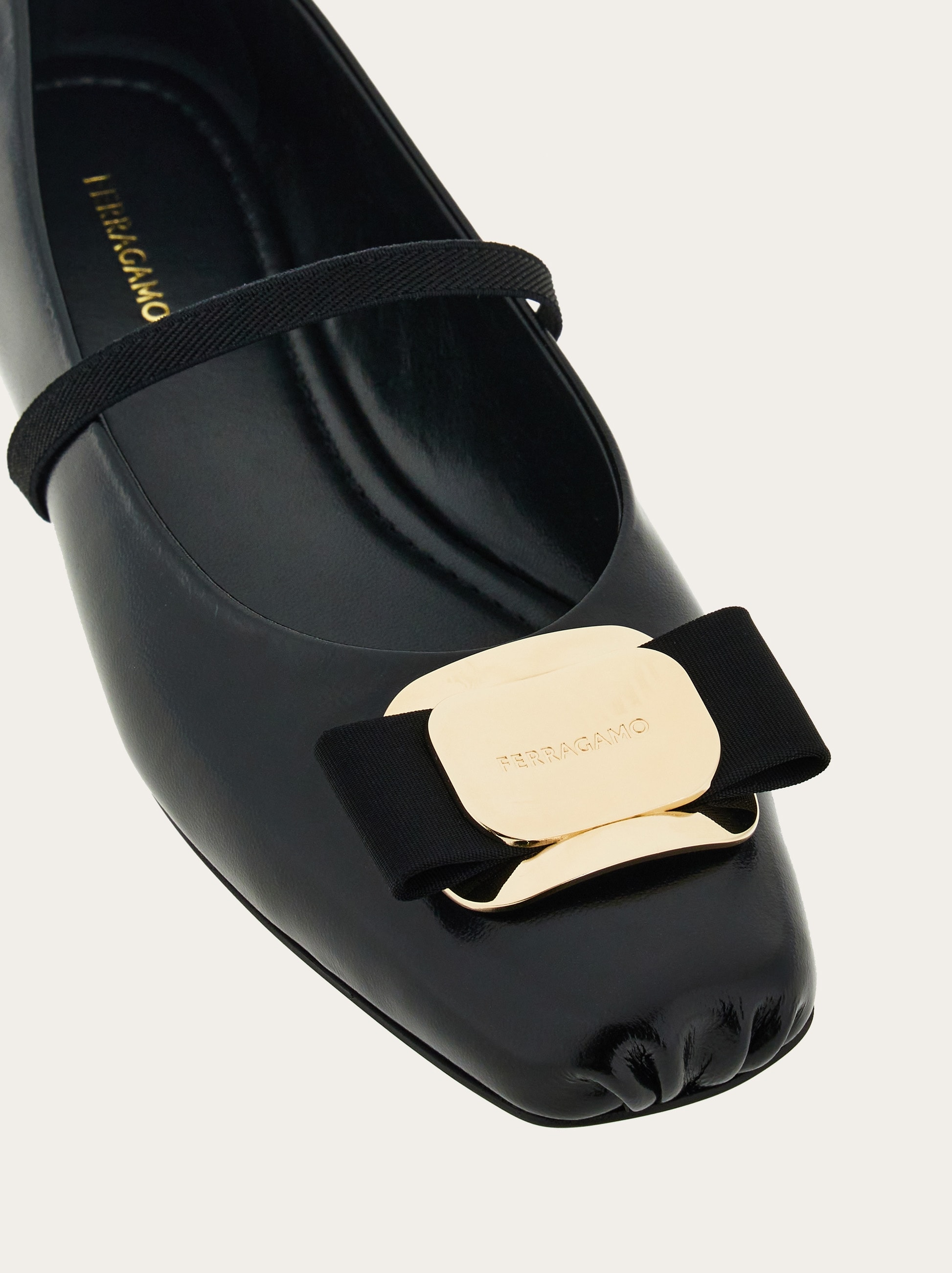New Vara plate ballet flat - Women | Ferragamo