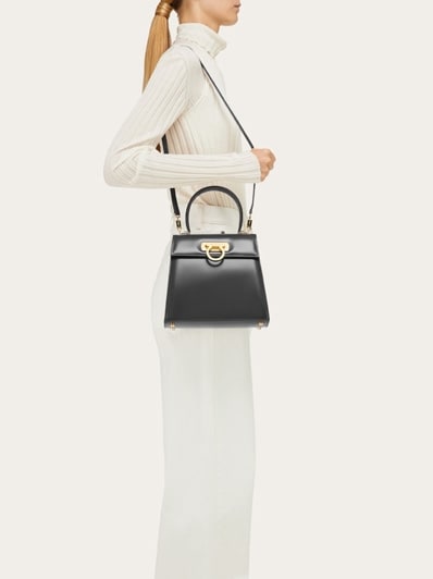アイコニック トップハンドル(M) - ウィメンズ | Ferragamo
