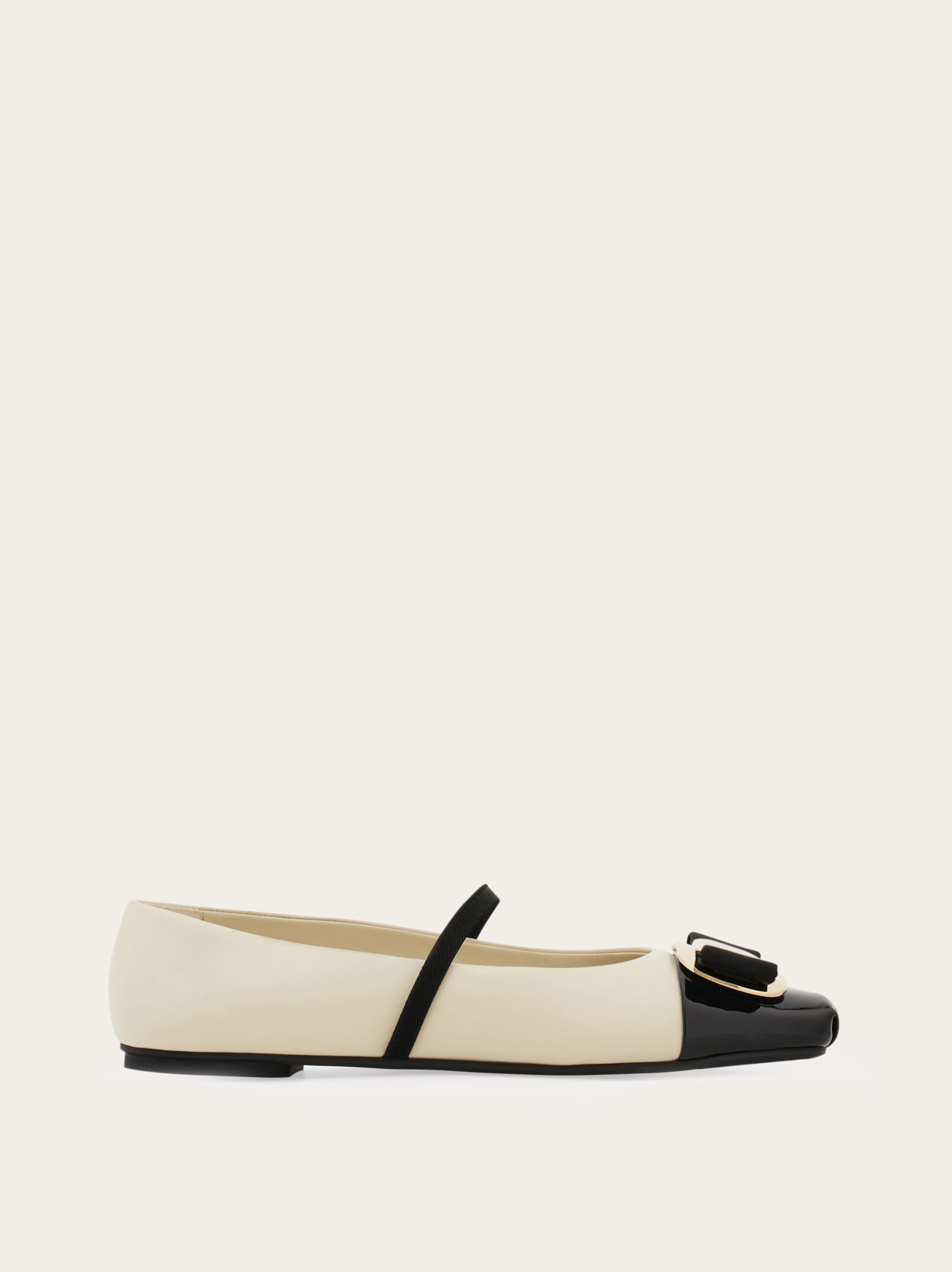 New Vara plate bicolor ballet flat - Women | Ferragamo