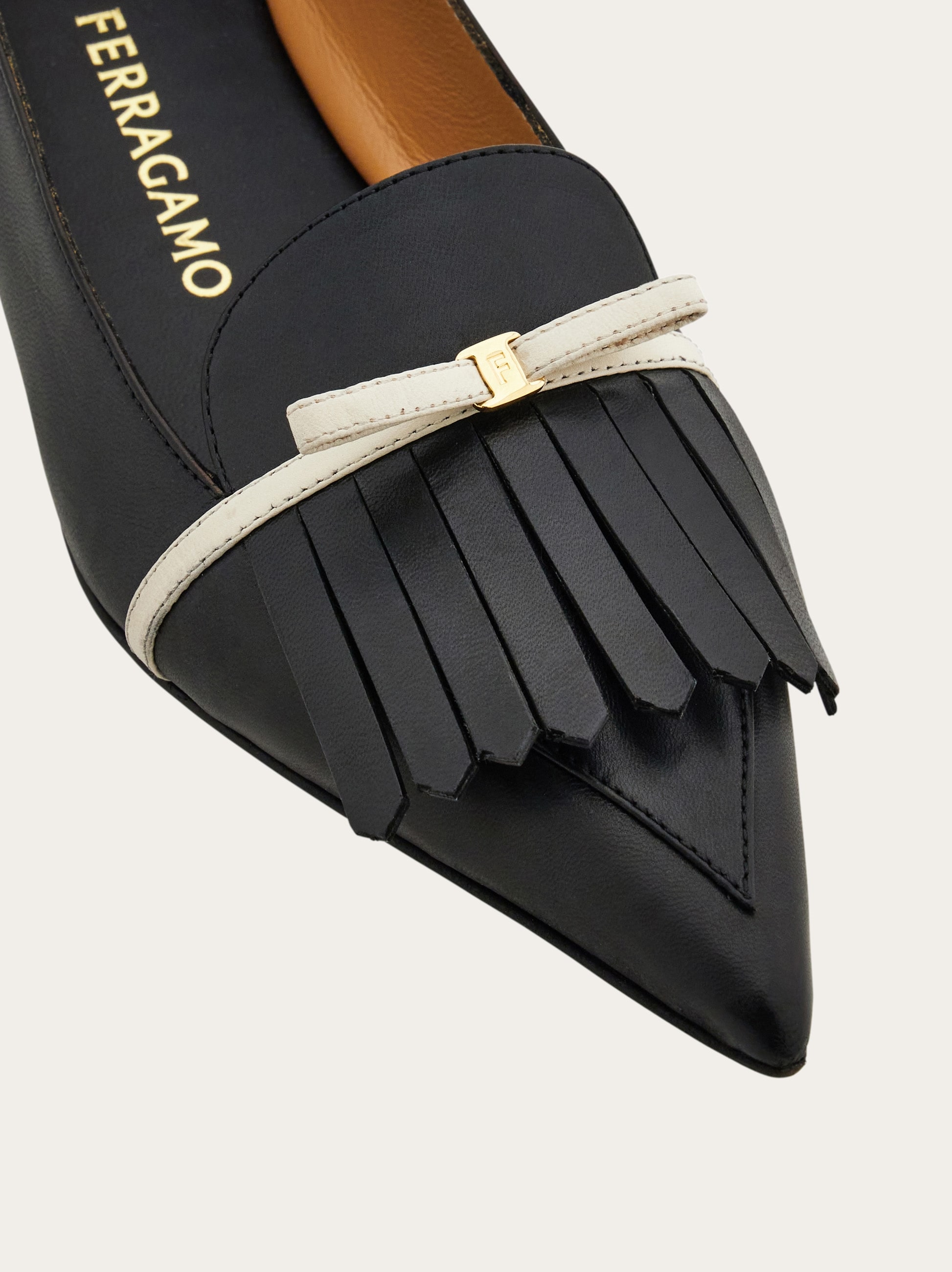 ミニリボン フラットシューズ - ウィメンズ | Ferragamo