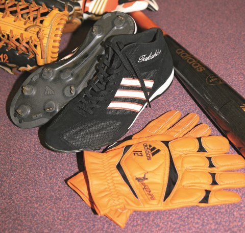 巨人・鈴木尚広コラム「僕のスパイクは体の一部です」 | 野球コラム