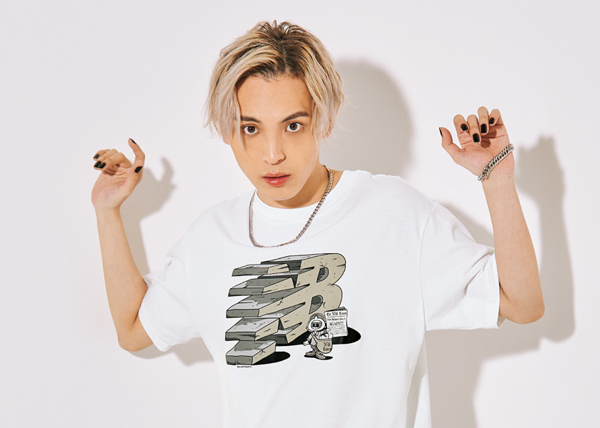 Novel Coreが着こなす〈ニューバランス〉の話題な1着。夏の主役のT