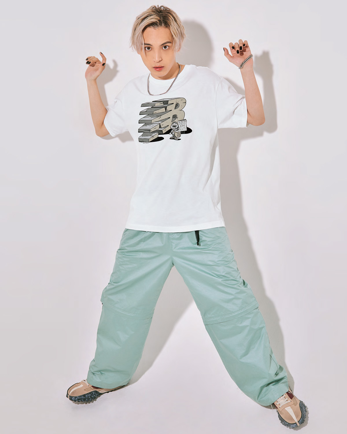 Novel Coreが着こなす〈ニューバランス〉の話題な1着。夏の主役のT