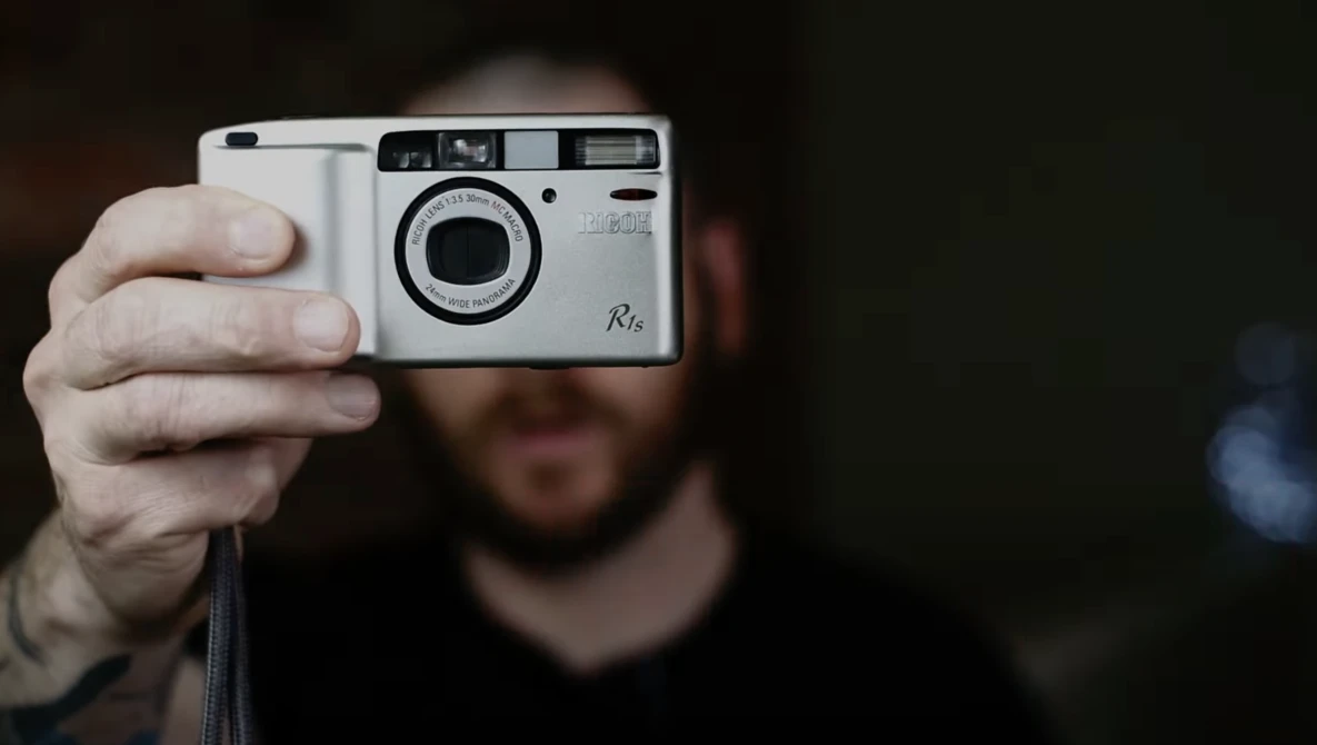 Ricoh R1s: The Perfect Pocket Film Camera? | Fstoppers