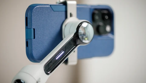 We Review the Latest Pro Smartphone Stabilizer: Insta360 Flow 2