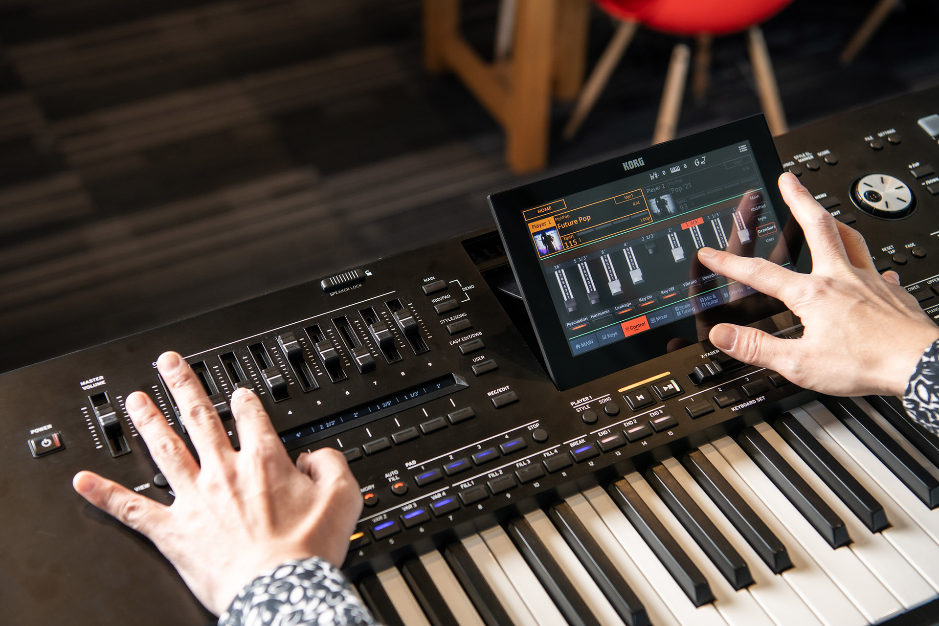 コルグの最新フラッグシップ・プロフェッショナル・アレンジャーPa5Xを