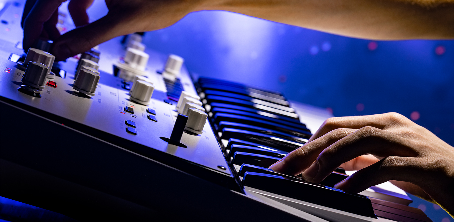 KingKORG NEO - SYNTHESIZER | KORG (Japan)