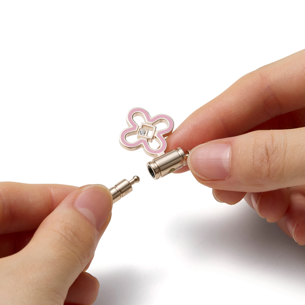 クリスマス限定モデル医療機器「TAOネックレス スリム BIJOUX FLEUR