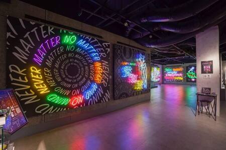 大ネオン展‐FIND NEW WAVE‐ | アオイネオンのプレスリリース | 共同