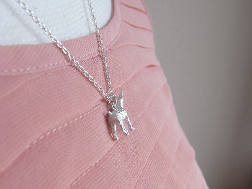 ミニチュアピンシャーのペンダント | iichi 日々の暮らしを心地よく