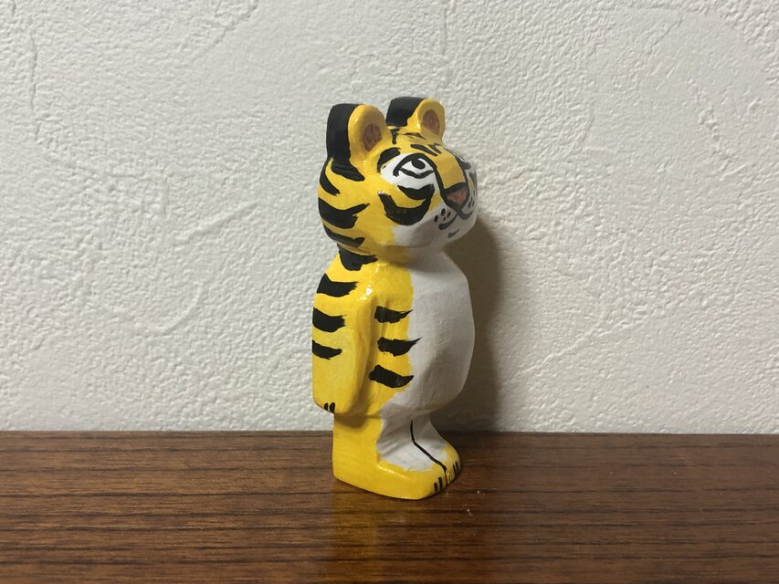 木彫りのマグネット トラA | iichi 日々の暮らしを心地よくする