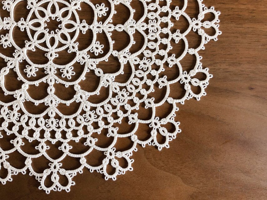 受注製作】花車のドイリー 直径30cm〈オフホワイト〉 タティングレース